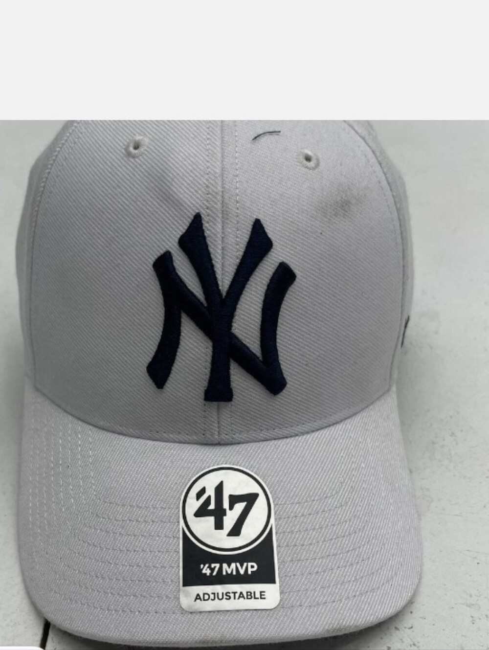 47 Brand New York Yankees Light Grey Baseball Cap OSFA Adjustable Clean Up - Picture 2 of 8